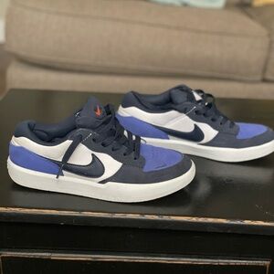 Nike's SB shoes for sale